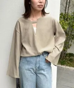 【セレクトモカ】キーネックリップルワイドスリーブトップス_ベージュ