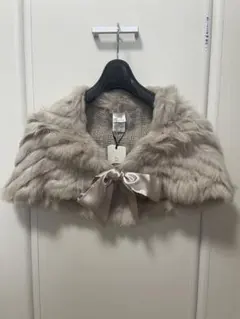 P.D.Pool ベージュファーショール　ボレロ結婚式・パティー用のサムネイル
