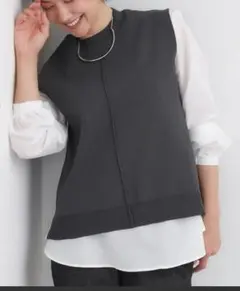 シューラルー　ダークグレー ニットベスト ノースリーブ