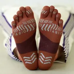 即納★ TABIO 五本指 ソックス ブラウンボルドー 25〜27cm