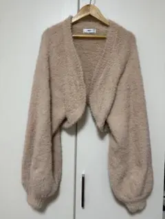 ショート丈ピンクベージュ クロップドカーディガン