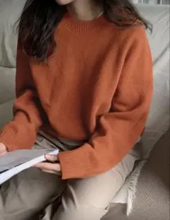 オレンジニット