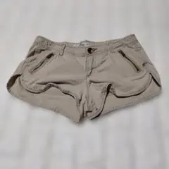 HOLLISTER ベージュ ジッパーポケット付きショートパンツ26