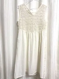 Balcony and Bed ❤︎ アイボリー ノースリーブワンピース　F