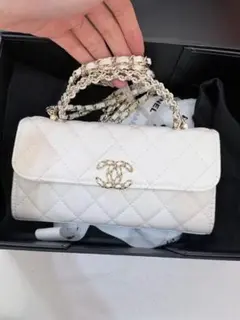CHANEL 〈シャネル〉ノベルティ パールビジュー付 ホワイトショルダー