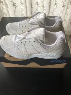 【未使用】『ASICS アシックス スニーカー ホワイト』24.5cm
