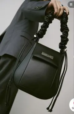 un/neuギャザーハンドルフェイクレザーレザーフラップバッグ(美品)