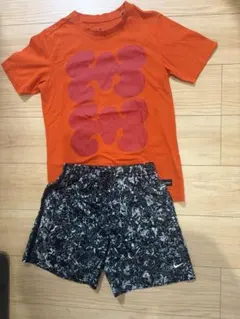 adidasTシャツとNikeショートパンツ2点セット