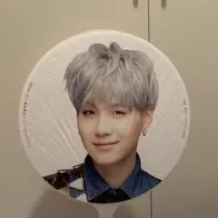 ユンギ　うちわ　セット BTS SUGA ユンギ MAP OF THE SOUL TOUR うちわ - メルカリ