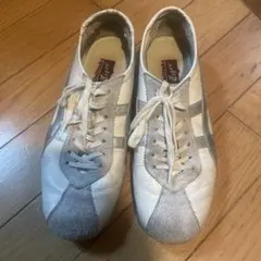 オニツカタイガースニーカー　ホワイト　シルバー