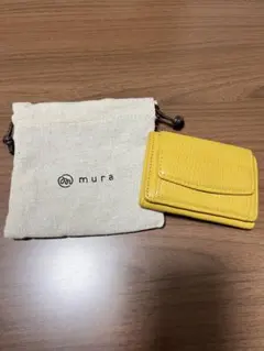 MURA イエロー レザー 三つ折り　ミニ　コンパクトのサムネイル