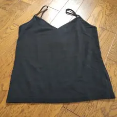 ギャップ　黒のVネックキャミソール