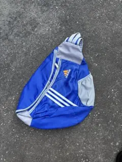 adidas スリングバッグ ワンショルダーバッグ