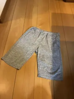 UNIQLO グレー ハーフパンツ 140サイズ