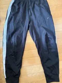 ブラック/グレー サイドストライプ ジャージパンツ