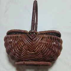 ウィッカー製ダークブラウンバスケット