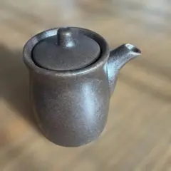 陶器製ダークブラウン醤油さし