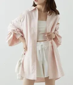 Chico チコ【Web限定】バックねじり肩開きシャツ