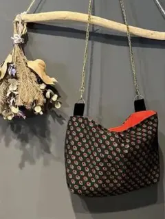 秋冬物　昭和レトロ　ショルダーバッグ　洋装にも和装にも♫