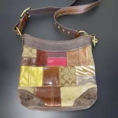 ⚪︎コーチ COACH ショルダーバッグ シグネスチャー パッチワーク サコッシュ