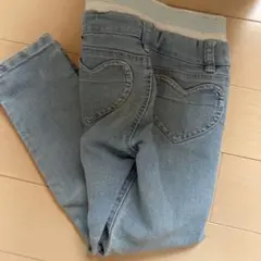 ハート型ポケット付きデニムパンツ