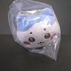ガチャ　ちいかわ ぬいぐるみ ねそべりマスコット　ハチワレ