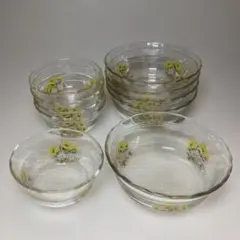 昭和レトロ　パイレックス　花柄ボウル（小鉢）大小おまとめのサムネイル