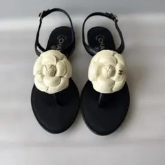 CHANEL カメリア トングサンダル ブラックのサムネイル