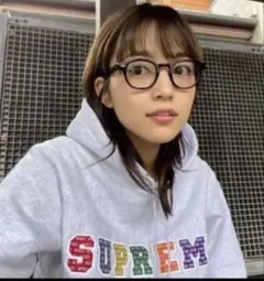 【ayum】シュプリーム♤刺繍ビッグロゴ　川口春奈着用Lサイズパーカー 2026年最新】川口春奈 supremeの人気アイテム - メルカリ