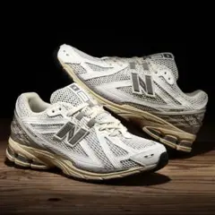 New Balance 1906R グレー　24センチ