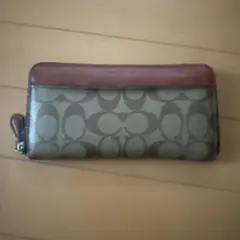 COACH シグネチャー ラウンドファスナー 長財布のサムネイル