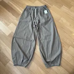 SM2 ツイル裾タックバレルパンツ　カーキ