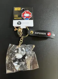 新品10 サンリオ黒ミャクミャクなりきりキーホルダー・マスコット★ハローキティ★