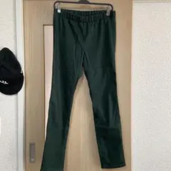 ダークグリーン スキニーパンツ