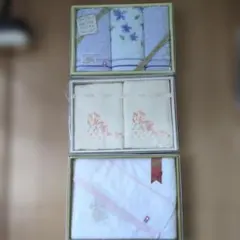 タオルセット（紫・白・クリーム色）