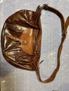 IL BISONTE イルビゾンテ レザー ショルダーバッグ