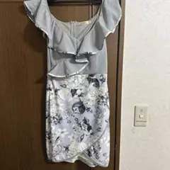 Tikaフリル付きグレー花柄ラップドレスS