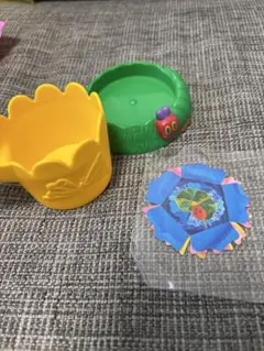 マクドナルド　ハッピーセット　はらぺこあおむし　お花のジョウロ