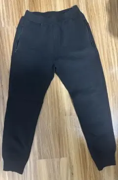 UNIQLO 黒 ドライスウェットパンツ　140cm