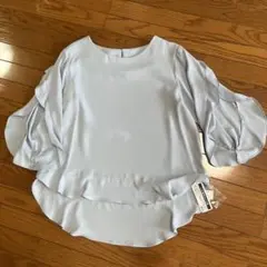 新品タグ付き　So close ブルーグレーブラウス