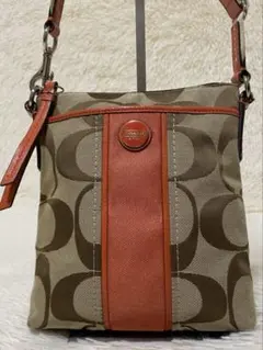 COACH ショルダーバッグ クロスボディー　ベージュ/オレンジ　斜め掛け　美品