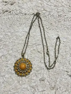 フラワー型ペンダントネックレス