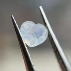 【ベトナム産.非加熱】シルキーサファイア ハートシェイプ ルース 0.35ct