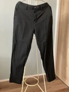 黒のスラックス ボタン付きウエストゴム