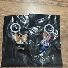 ズートピアめじるしアクセサリー ガチャガチャ　フィニック　ジュディ