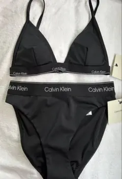 新品タグ付き Calvin Klein 水着 上下セット ブラックのサムネイル