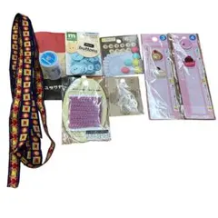 手芸用品　チロリアンテープ、ボタン、リボンテープ、デコマカロン、ワッペン、糸等