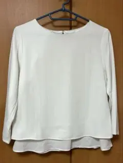ホワイト　長袖トップス　フォーマルカットソー　Mサイズ