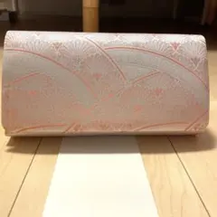 シルバー　クラッチバッグ