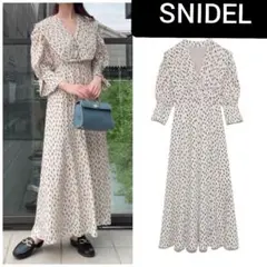 SNIDEL ビッグカラークラシカルワンピース アイボリー スクエアドット